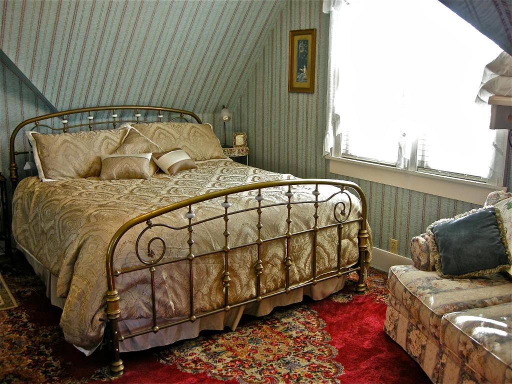 The Old Tower House Bed & Breakfast 北本德 客房 照片