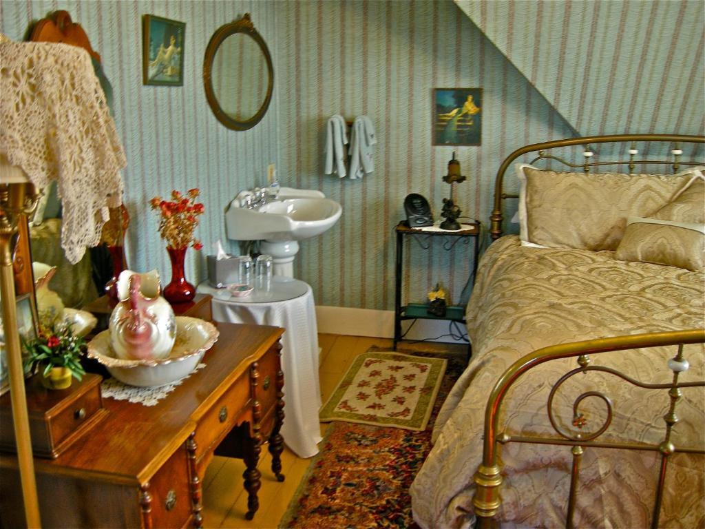 The Old Tower House Bed & Breakfast 北本德 客房 照片