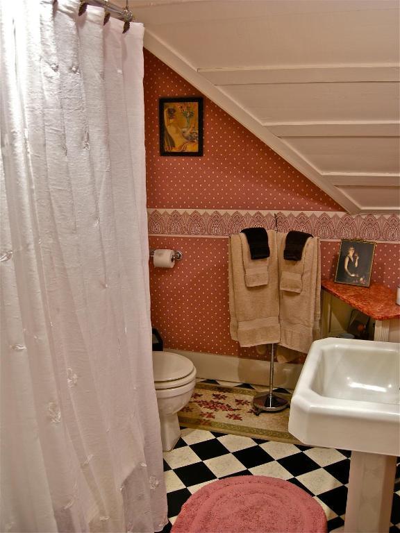The Old Tower House Bed & Breakfast 北本德 客房 照片
