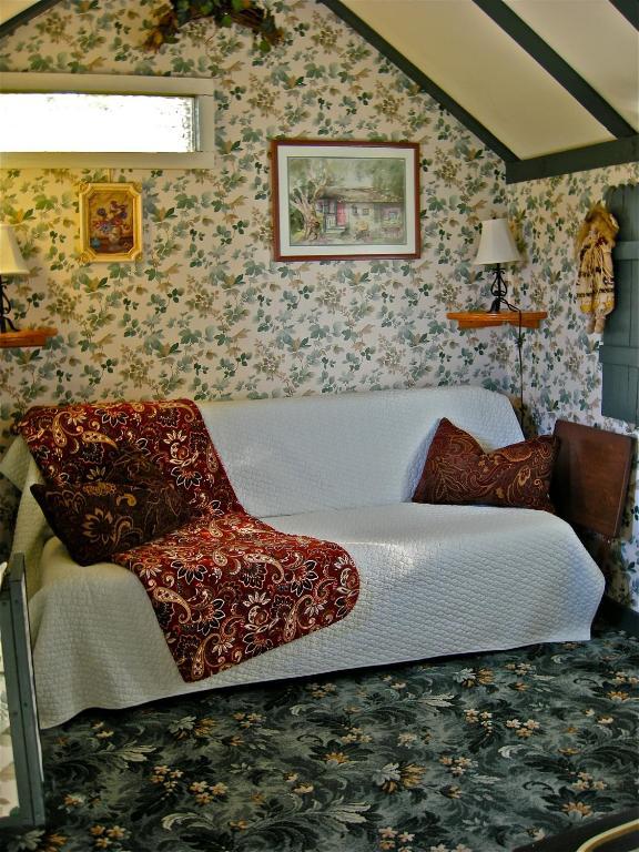 The Old Tower House Bed & Breakfast 北本德 客房 照片