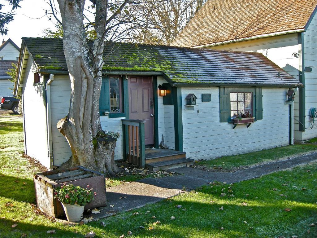 The Old Tower House Bed & Breakfast 北本德 客房 照片