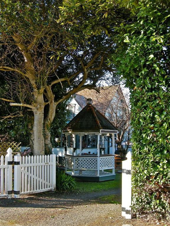 The Old Tower House Bed & Breakfast 北本德 外观 照片